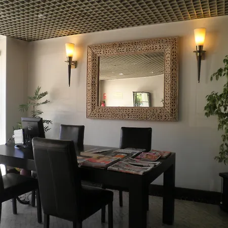 Residencial Ξενοδοχείο 2*