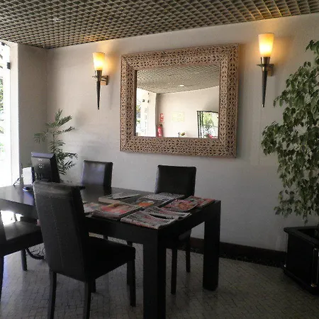 Residencial Ξενοδοχείο 2*